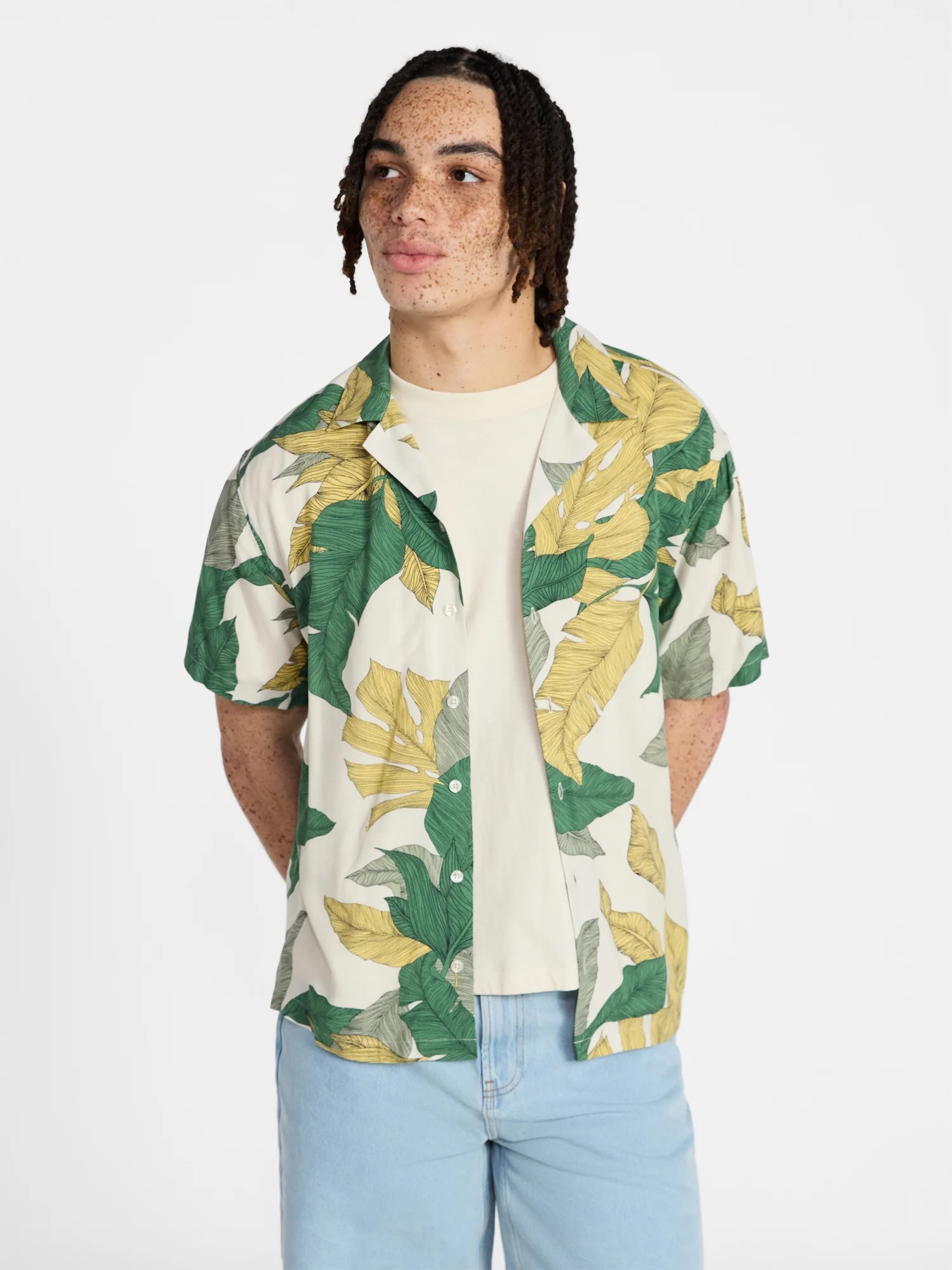 No Boundaries Rayon Shirt with Short Sleeves, Men's and Big & Tall XS-4XLT | Walmart (US)