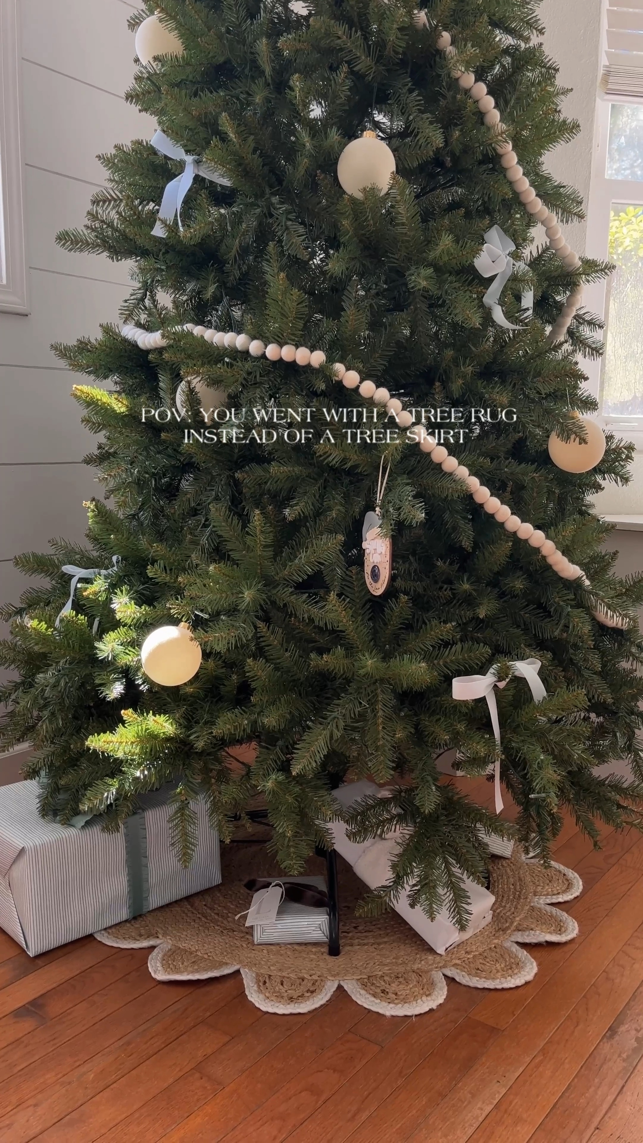 Coastal Christmas rug / coastal tree skirt / coastal rug / amazon home / amazon home finds 


#LTKHoliday #LTKSeasonal #LTKHome