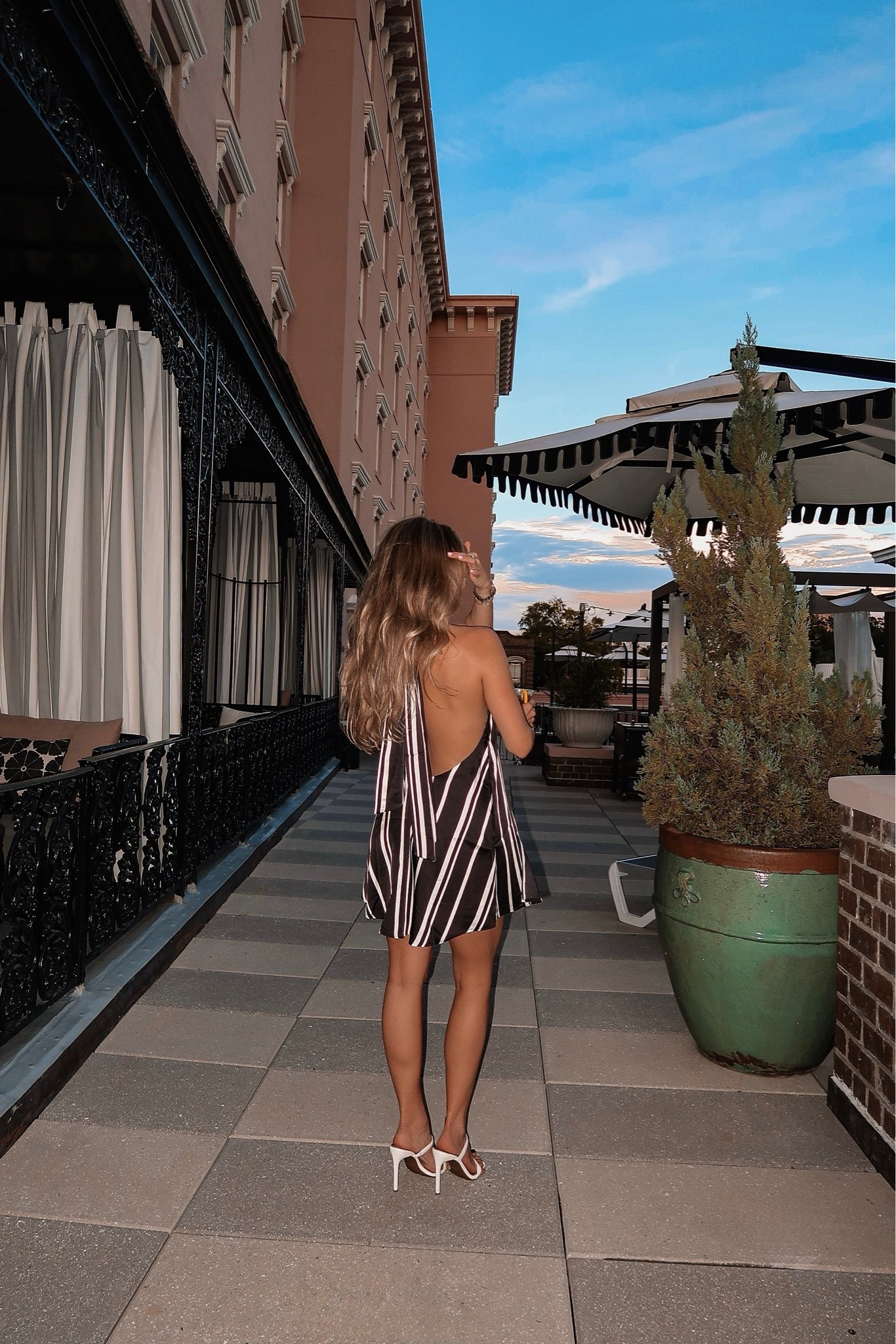 loves a low back dress😍👏🏼

#LTKootd #LTKgrwm #LTKvlog