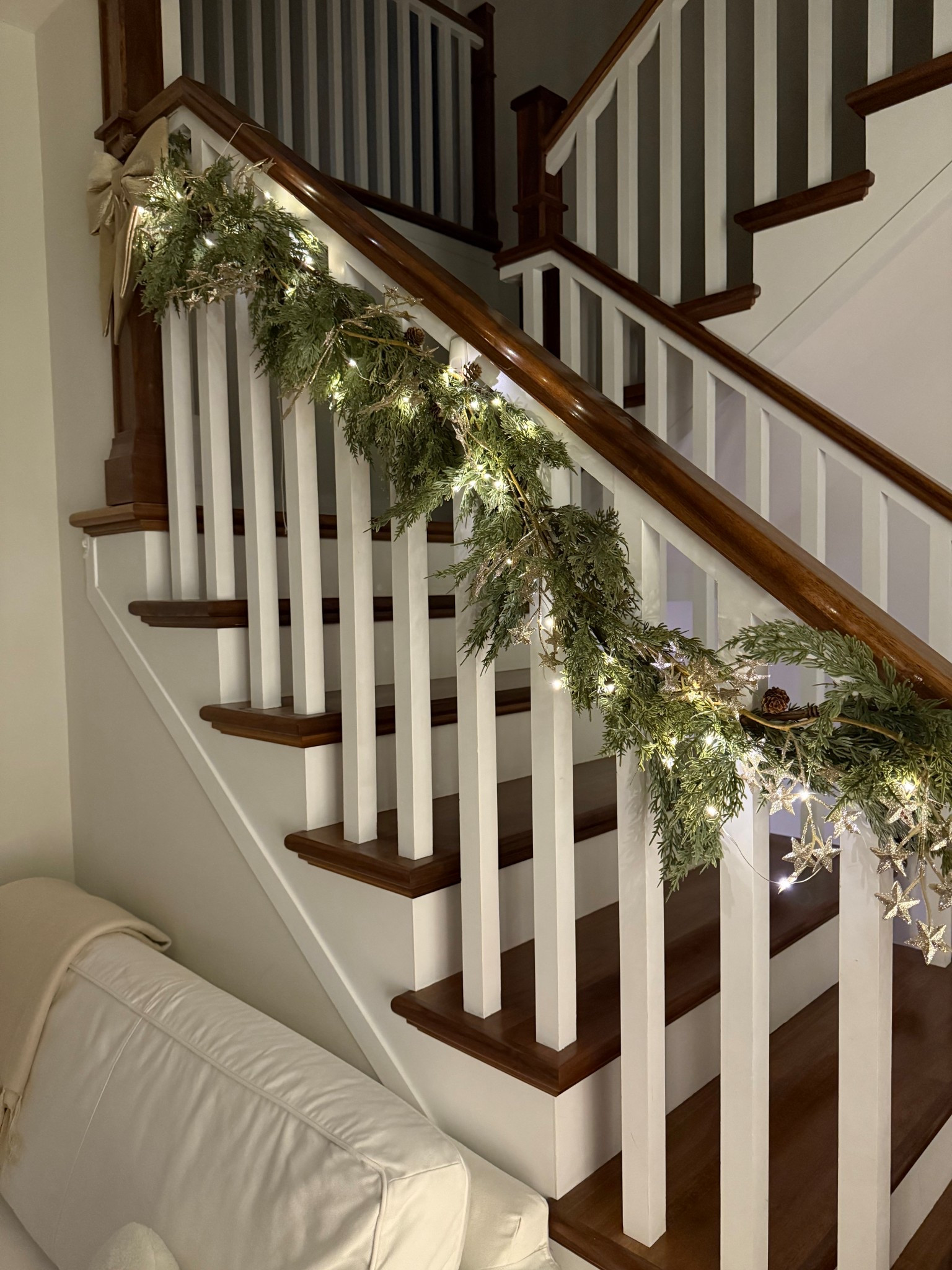 The garland you need this year 

#LTKhome #LTKwinter #LTKcanada