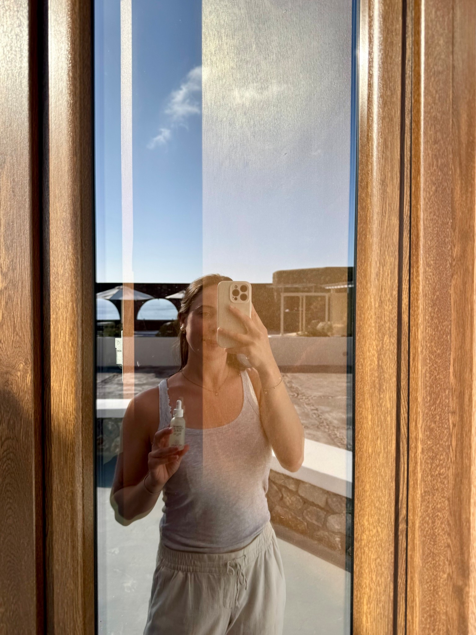 my affordable face oil of choice✨

lasted me 7 months: winter in France, a full semester, then summer in Portugal, Croatia, and now Greece🧳🛩️ you need this!

#LTKBeauty #LTKTravel #LTKFindsUnder50