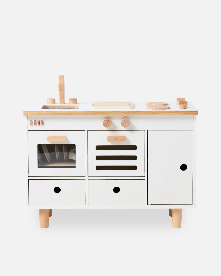 The Play Kitchen | Lalo