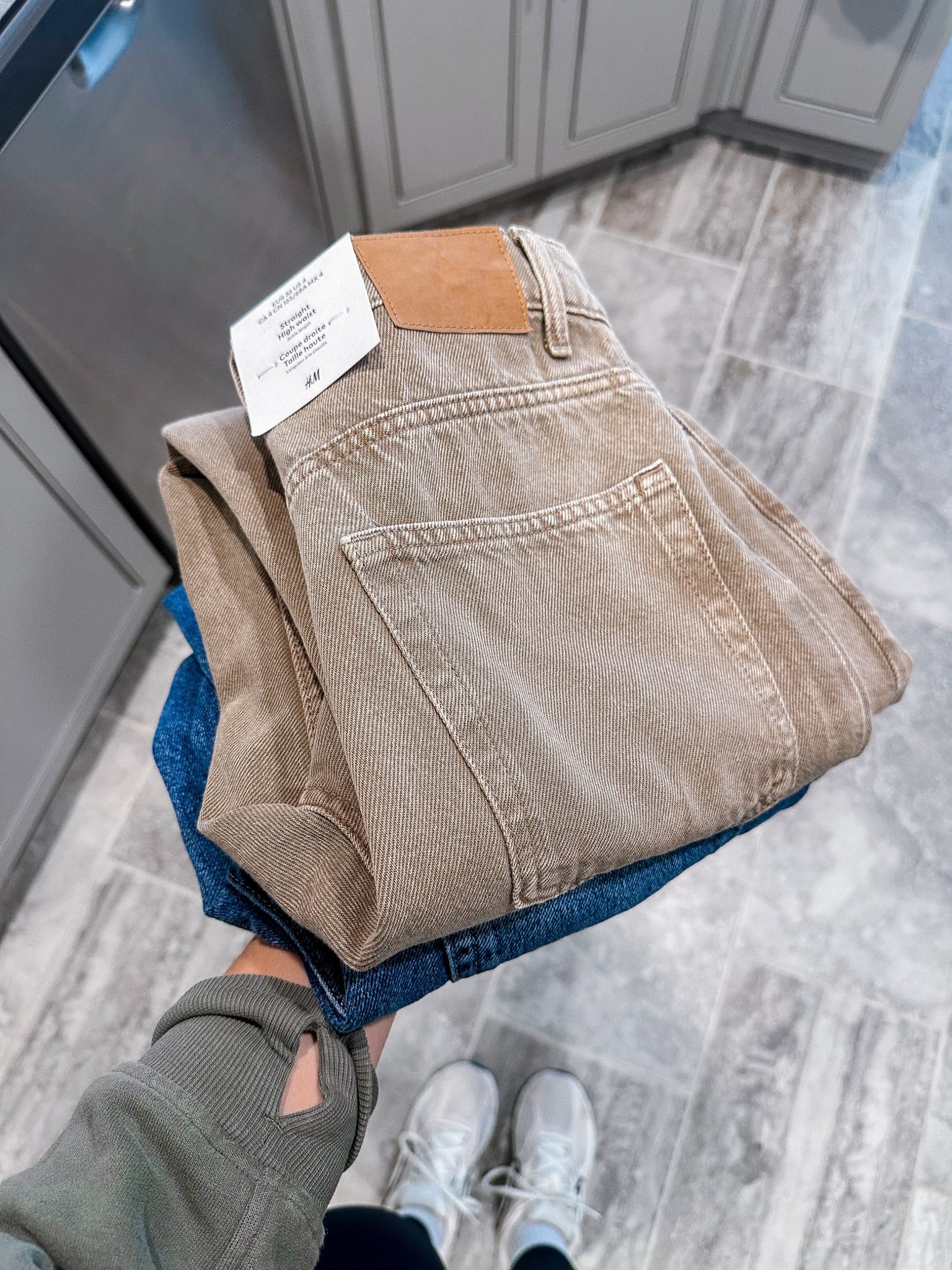 H&M haul 🤠


denim dress, barrel jeans, spring outfit, affordable finds, spring jeans 

#LTKdayinmylife #LTKootd #LTKMidsize