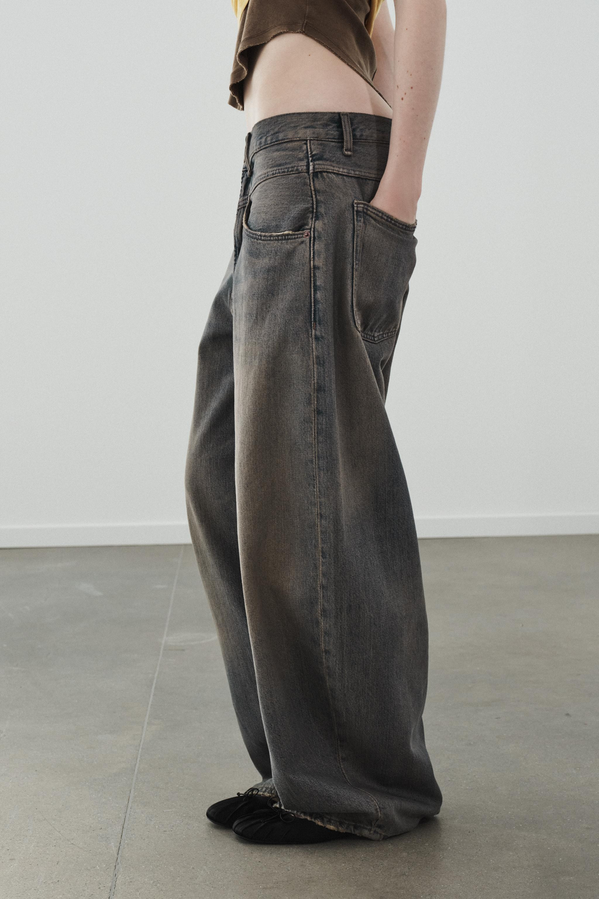 TRF LOW RISE BAGGY JEANS | Zara US