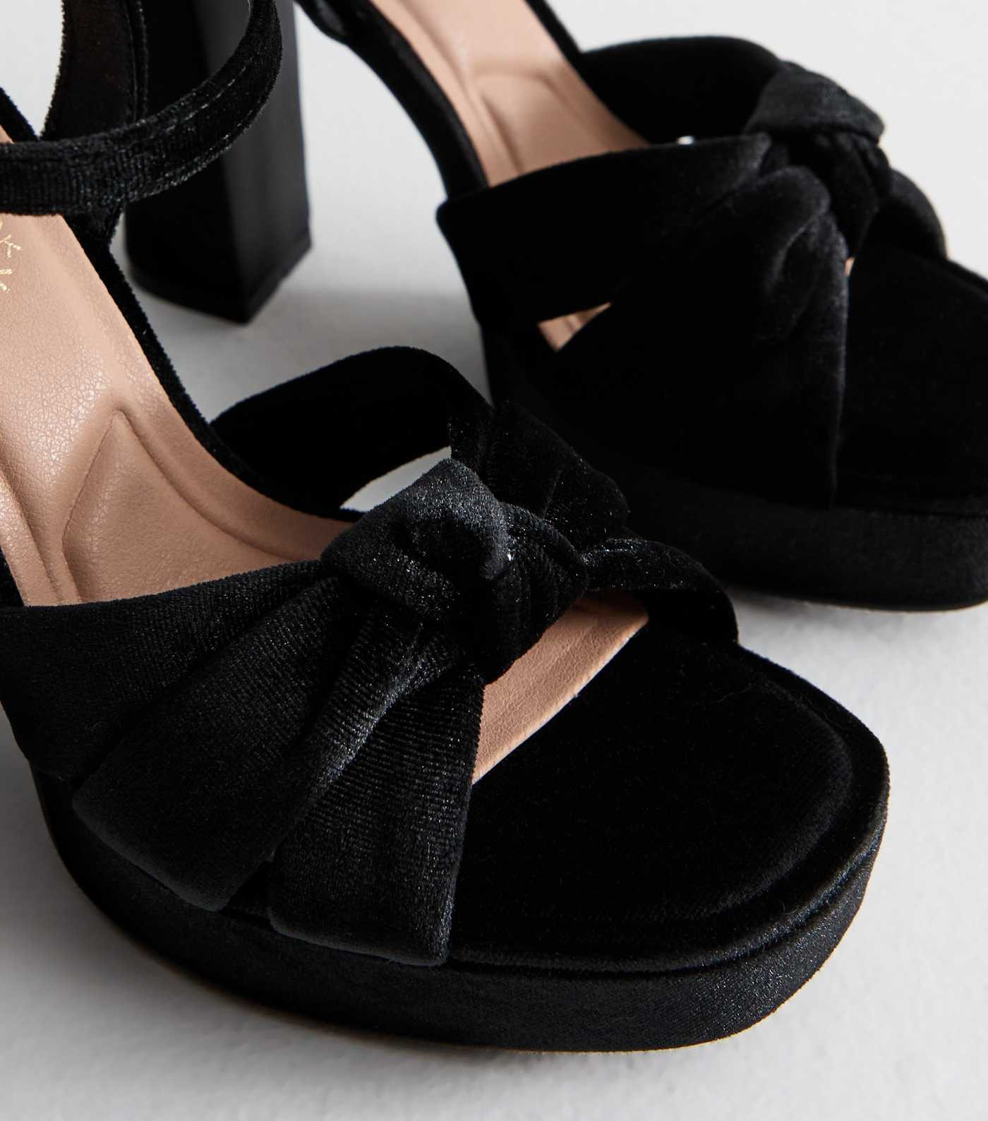Black Velvet Twist Strap Platform Sandals | New Look | New Look (UK)