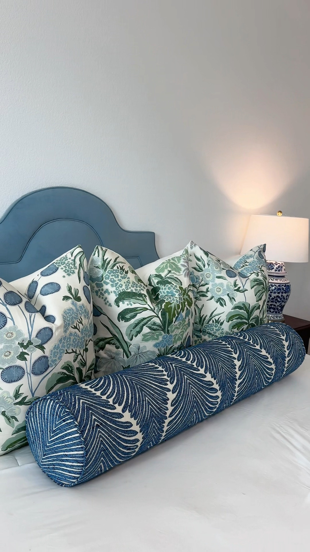 master bedroom refresh!! i am in love with our new euro shams🩵💚

these are my favorite down inserts! seriously have them in all my pillows!! i have 26x26 pillows with 28x28 inserts 


throw pillows euro pillows down inserts 
blue and green bedroom
floral pillows 

#LTKHome #LTKSaleAlert