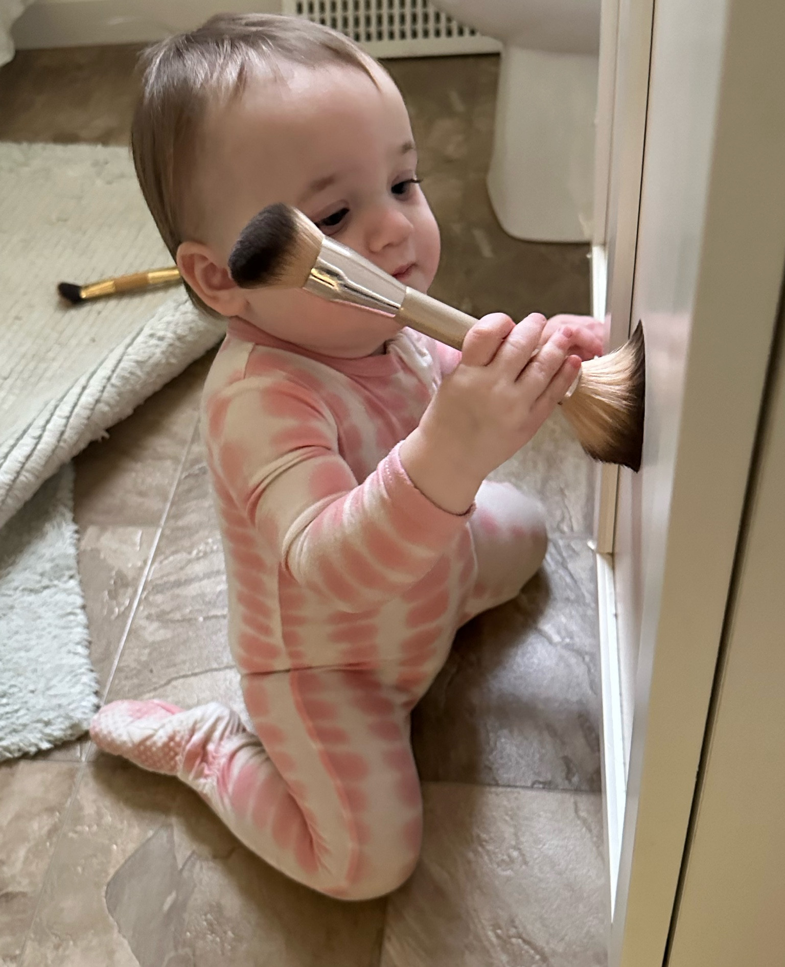 Our fav makeup brush 

#LTKGiftGuide #LTKbeauty #LTKHoliday