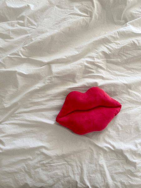 velvet lips kiss pillow valentine’s day decor 

#LTKSeasonal #LTKfindsunder50 #LTKGiftGuide