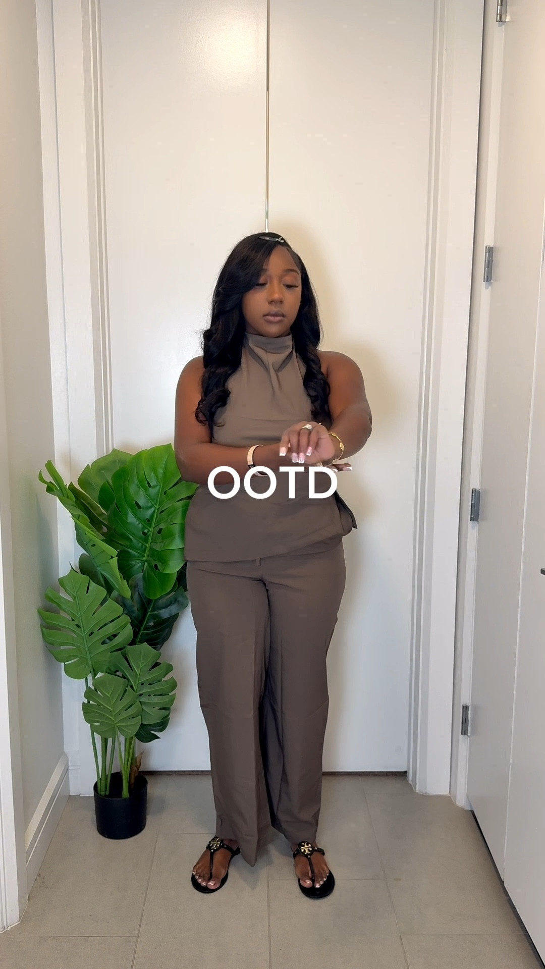 Obsessed is an understatement — this brown SHEIN two-piece set is giving boss energy with a side of sexy. I might never take it off. 💼🔥 #PowerLook #SHEINStyle #BossBabeVibes

#LTKBeauty
