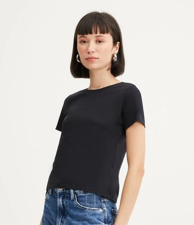 Camiseta Básica em Meia Malha com Gola Redonda Preto | Renner (BR)