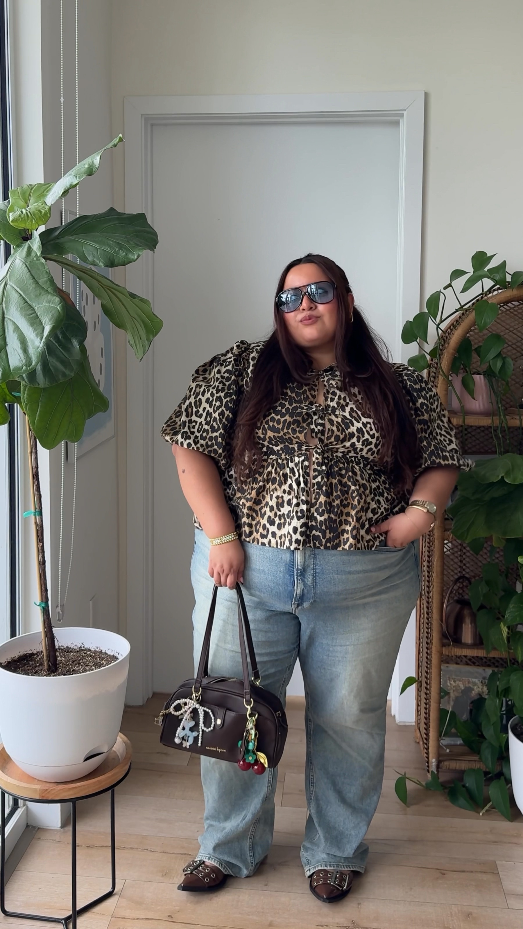 Day 6/30 fall transitional outfit deets 🤎

My jeans are out of stock but I selected the same ones in a diff shade listed below. 




#LTKFallSale #LTKNYFW #LTKPlusSize