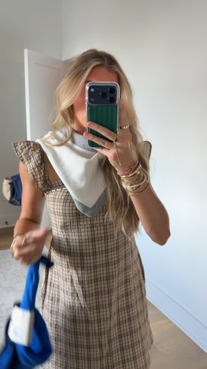 A big win for your accessories game. This Knit Border Stripe Triangle Scarf from Scenario is a modern take on a classic design. This scarf features two distinct colors—one on each side—giving you two unique looks in one scarf. The soft, breathable knit drapes naturally into a flattering triangle shape, and the dual-tone style offers multiple possibilities: wear it with one side showing, then flip it for an instant color swap. Whether wrapped loosely around the neck or layered over the shoulders, this cozy yet chic accessory undeniable style to any outfit. Perfect for those who love subtle surprises in their everyday style. Only at Walmart.
