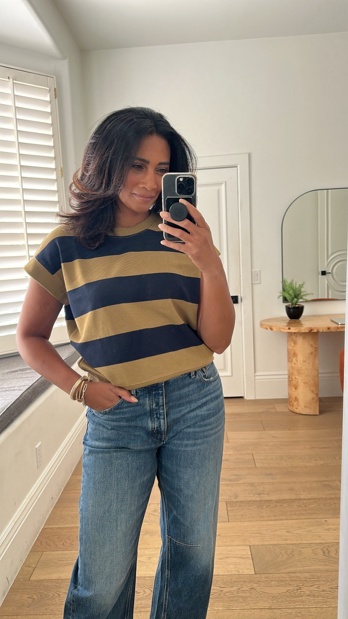 Comfy short sleeved sweatshirt is so good with dark denim to transition into fall!! Fits true to size.



#LTKOver40 #LTKStyleTip