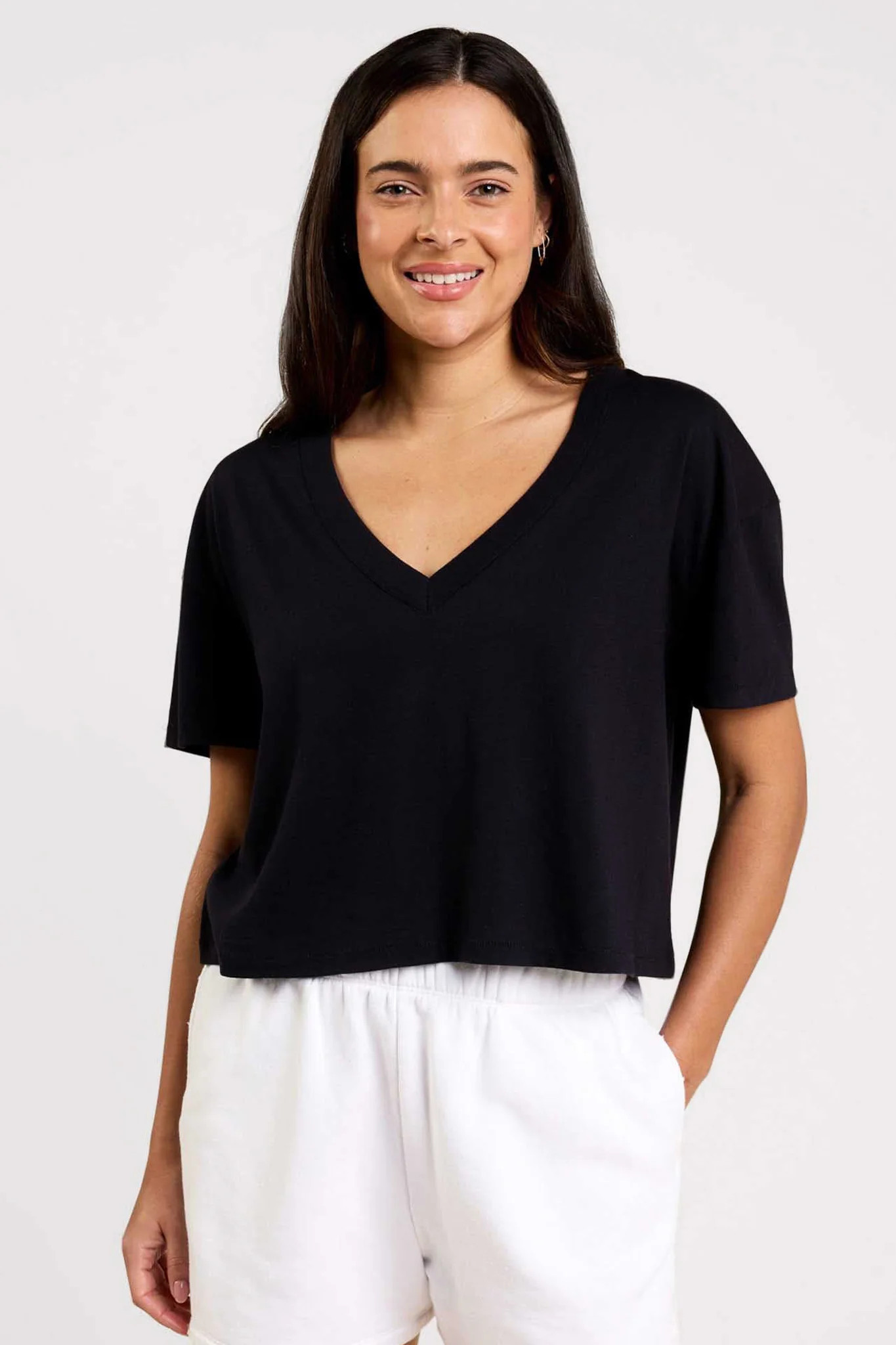 Boxy V-Neck Tee | Black | nuuds