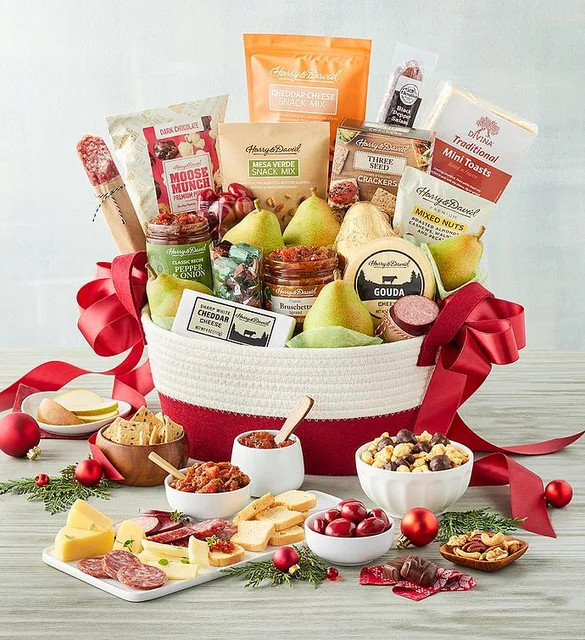 Deluxe Season’s Best Gift Basket | Harry & David