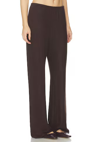 LESET Lauren Pocket Pant in Chocolate from Revolve.com | Revolve Clothing (Global)