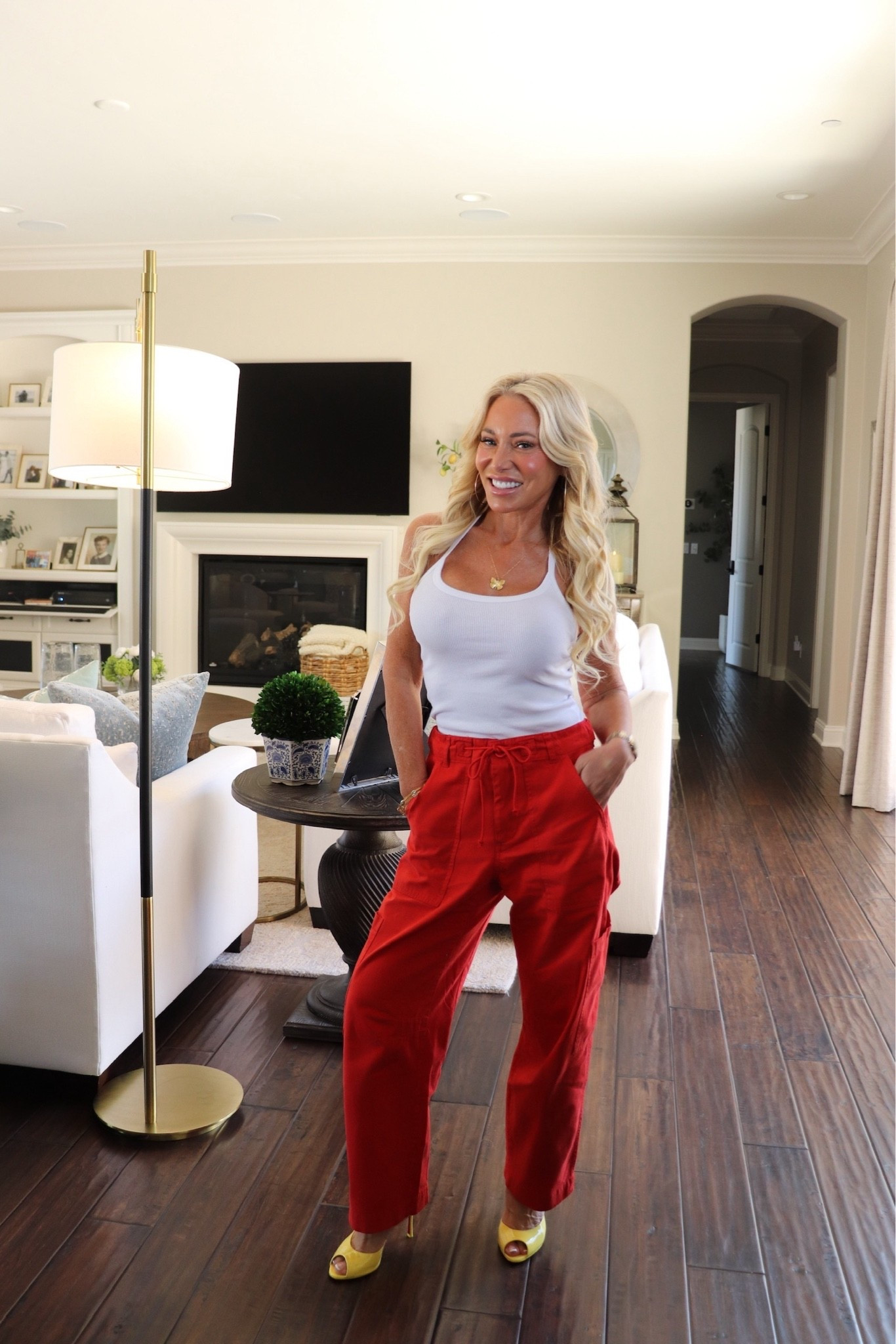 I am so in love with this pair of pants!
So versatile that I can wear it with different tops and make different looks 💖✨

#pants #ootd #red

#LTKootd #LTKOver40