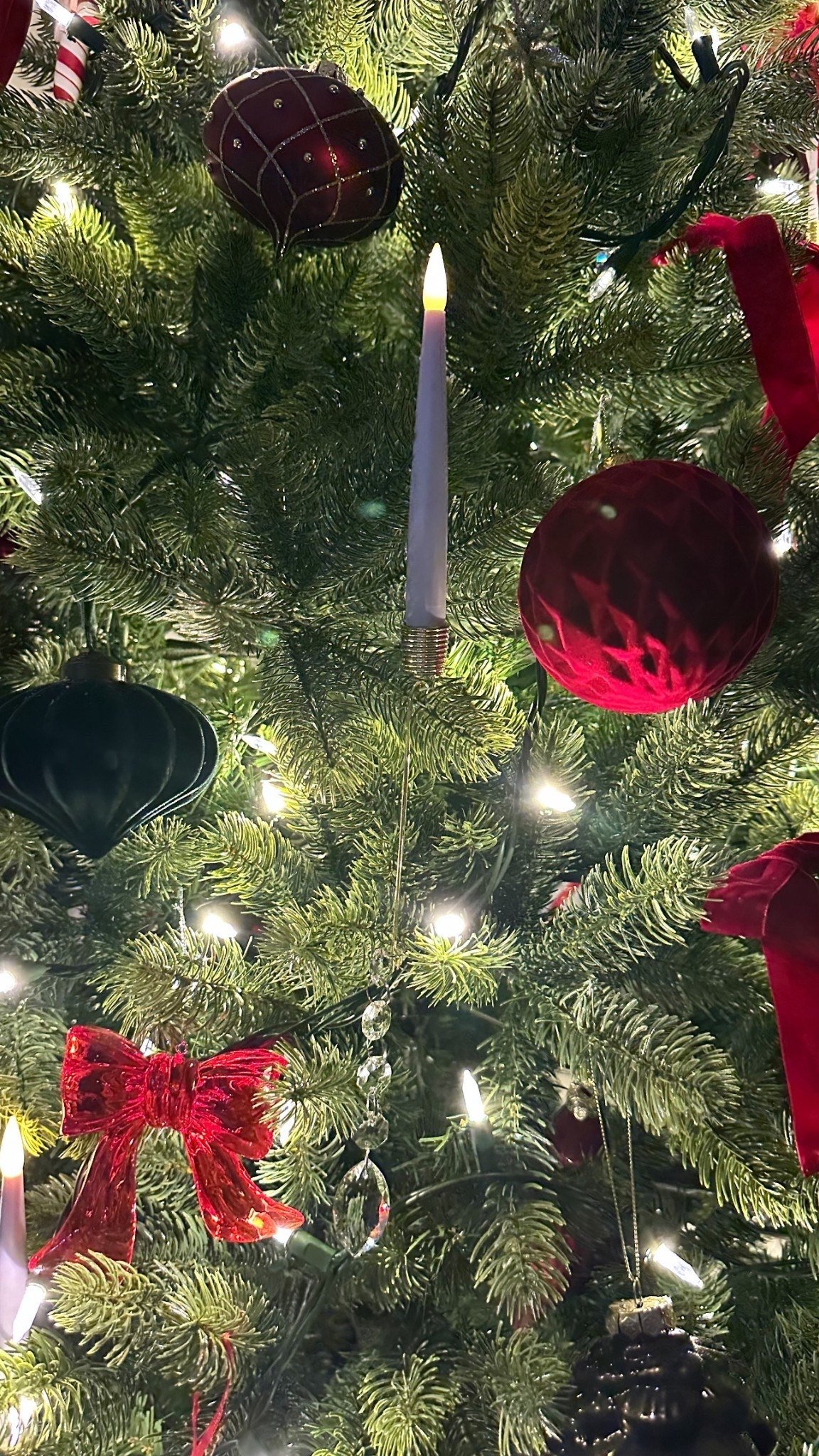 Candles with crystals to add that vintage feel to my classic Christmas tree #candle #christmastree #amazon #holiday #christmastreecsndles 

#LTKHome #LTKHoliday #LTKSeasonal