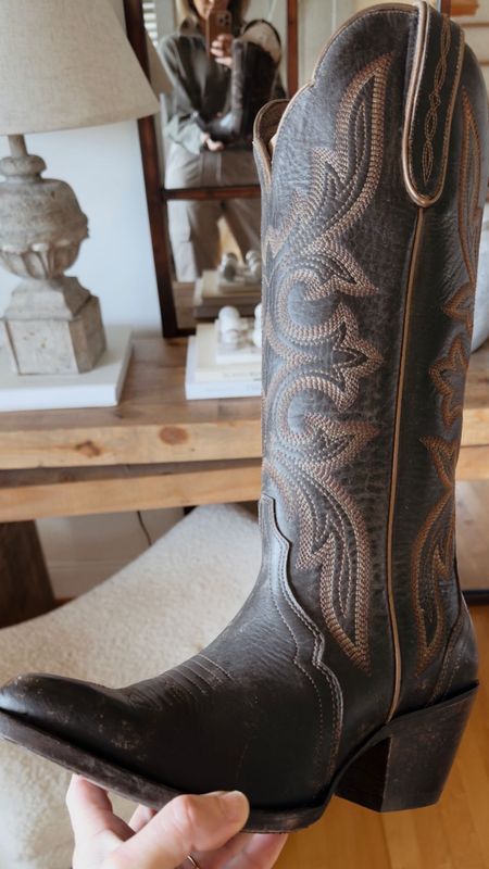 New Ariar boots for my Texas trip! 🤠

#LTKFestival #LTKshoecrush #LTKstyletip
