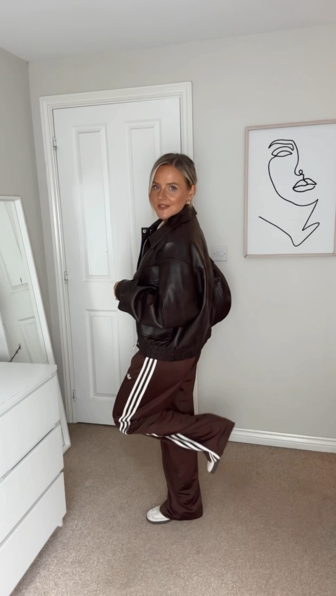 7 Days Of Autumn Jackets - Day 3 🍂

A faux leather bomber jacket is definitely an autumn wardrobe staple 🤎

#autumnwardrobe #autumnstaples #dailyoutfits 

Autumn capsule wardrobe , everyday autumn outfits , daily outfit inspiration

#LTKuk #LTKautumn