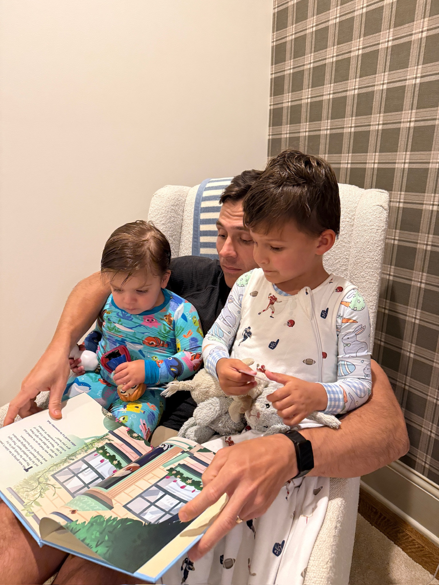 Bedtime stories 🤍

Bedtime stories, story books, kids books, spring books, pjs, bedtime pjs, kids pjs, sleep sacks, Grace white 

#LTKKids #LTKBaby #LTKmomlife