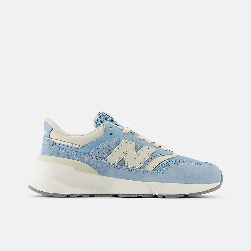 997R | New Balance Athletics, Inc.