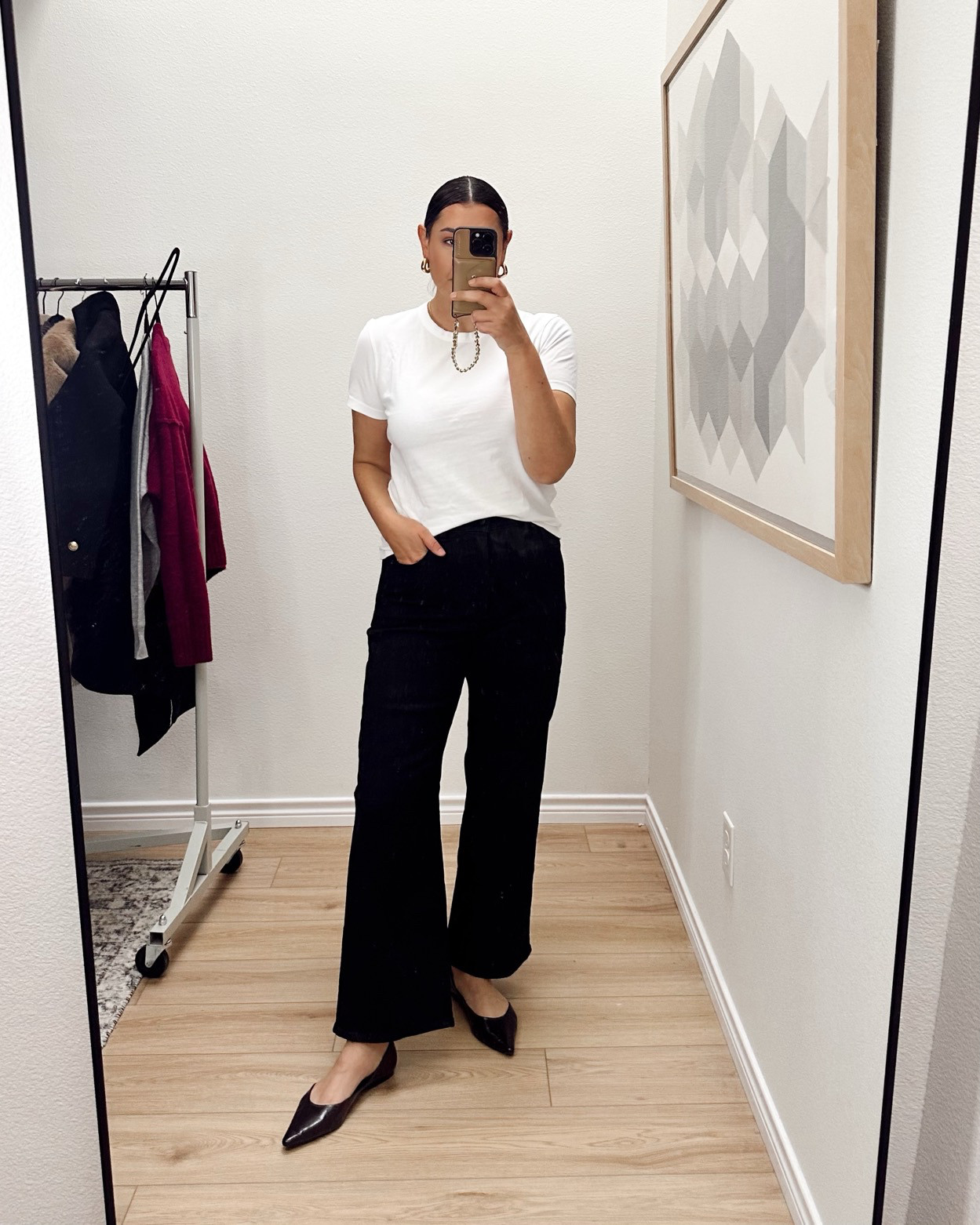 Madewell is 40% off! I love Madewell’s tees and Gap’s tees right now. This is the one from Madewell that’s on major sale. I like to stock up on basics like tees when they’re on sale. My future self always thanks me. This one is a thicker cotton, non-sheer and very well made.  I’m in the medium, fit is TTS, tailored. 

I'm in the 30 of the jeans but they run big! Size down one because of the stretch and fit. Otherwise OBSESSED WITH THEM. 

 #LTKCyberWeek