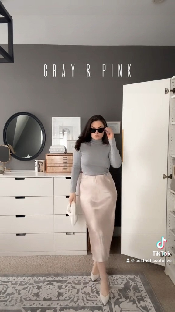 Full Aritzia look, the top is in a size Medium, the skirt is in a size 10. 

#LTKstyletip #LTKworkwear #LTKmidsize