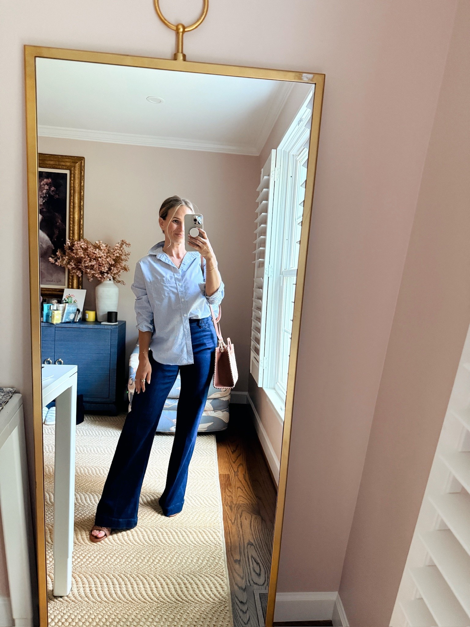 A timeless button down and I LOVE all things Frank & Eileen- I’m so happy they are in the Nordstrom Sale! Wearing an XS. These Paige jeans are incredible too

#LTKSaleAlert #LTKStyleTip