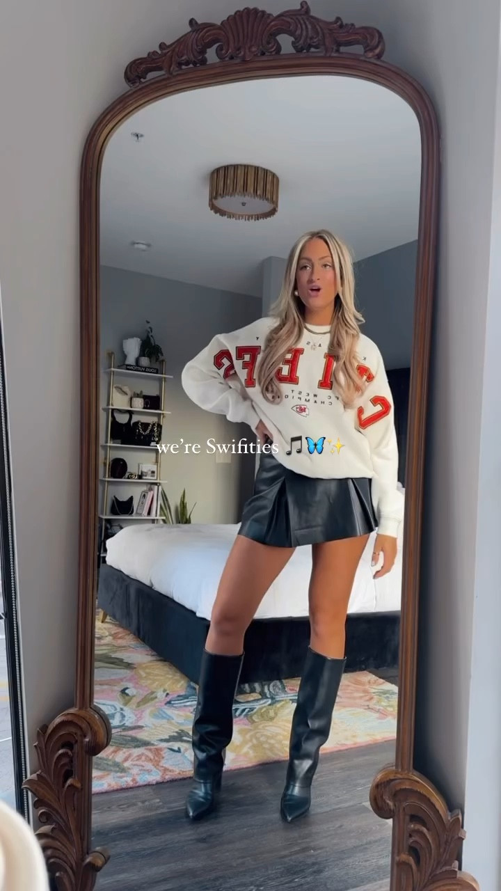 I've got the looks covered for every occasion...even if that means wearing Taylor Swift's boyfriends merch to cheer on the Chiefs just in hopes of seeing Taylor on the screen

#LTKstyletip #LTKfindsunder100
