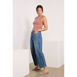 Eli Arched Leg | Evereve