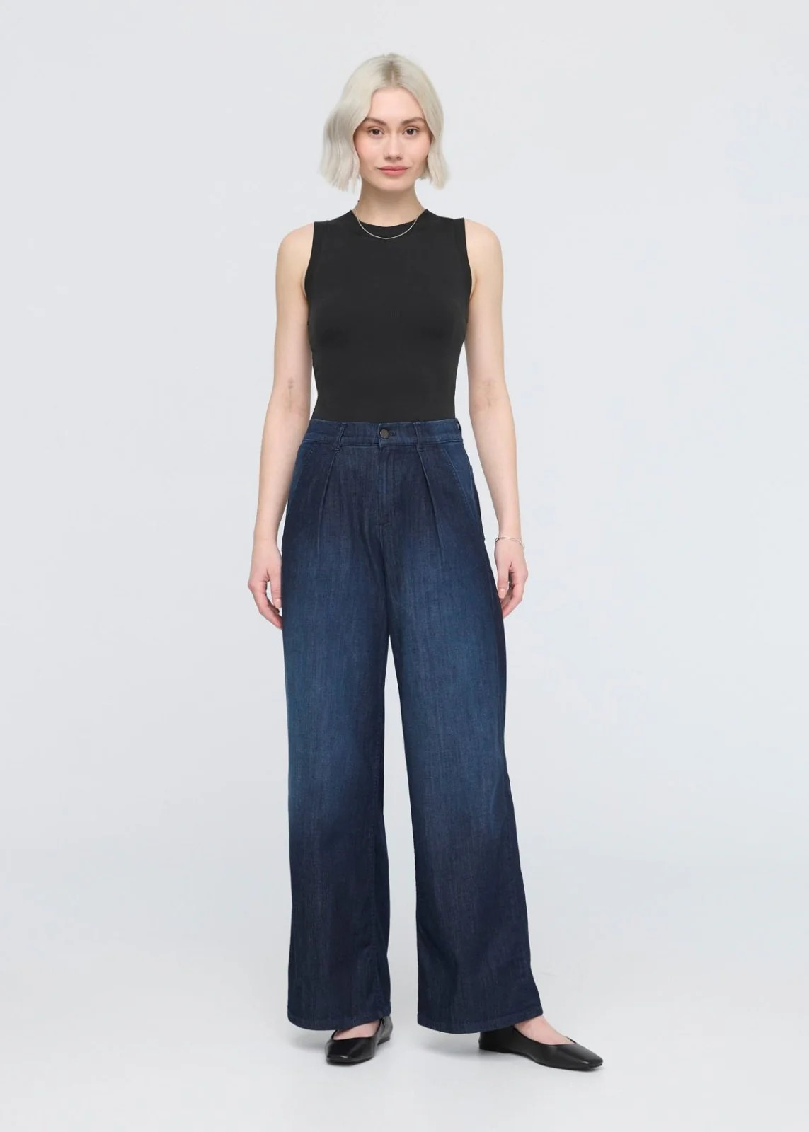 Performance Denim Lite Pleated Pant - Modern Rinse | DUER