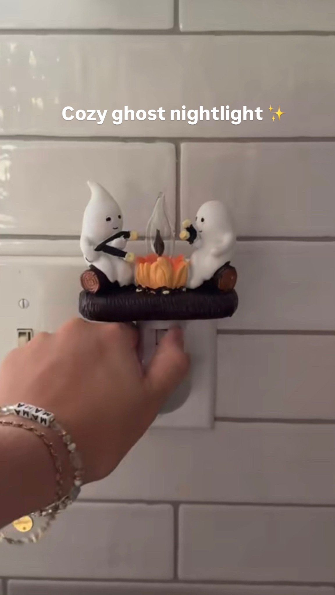 Cutest little ghost night light to make your home cozy for fall and Halloween

Halloween decor, fall decor

#LTKHome #LTKSeasonal #LTKSaleAlert