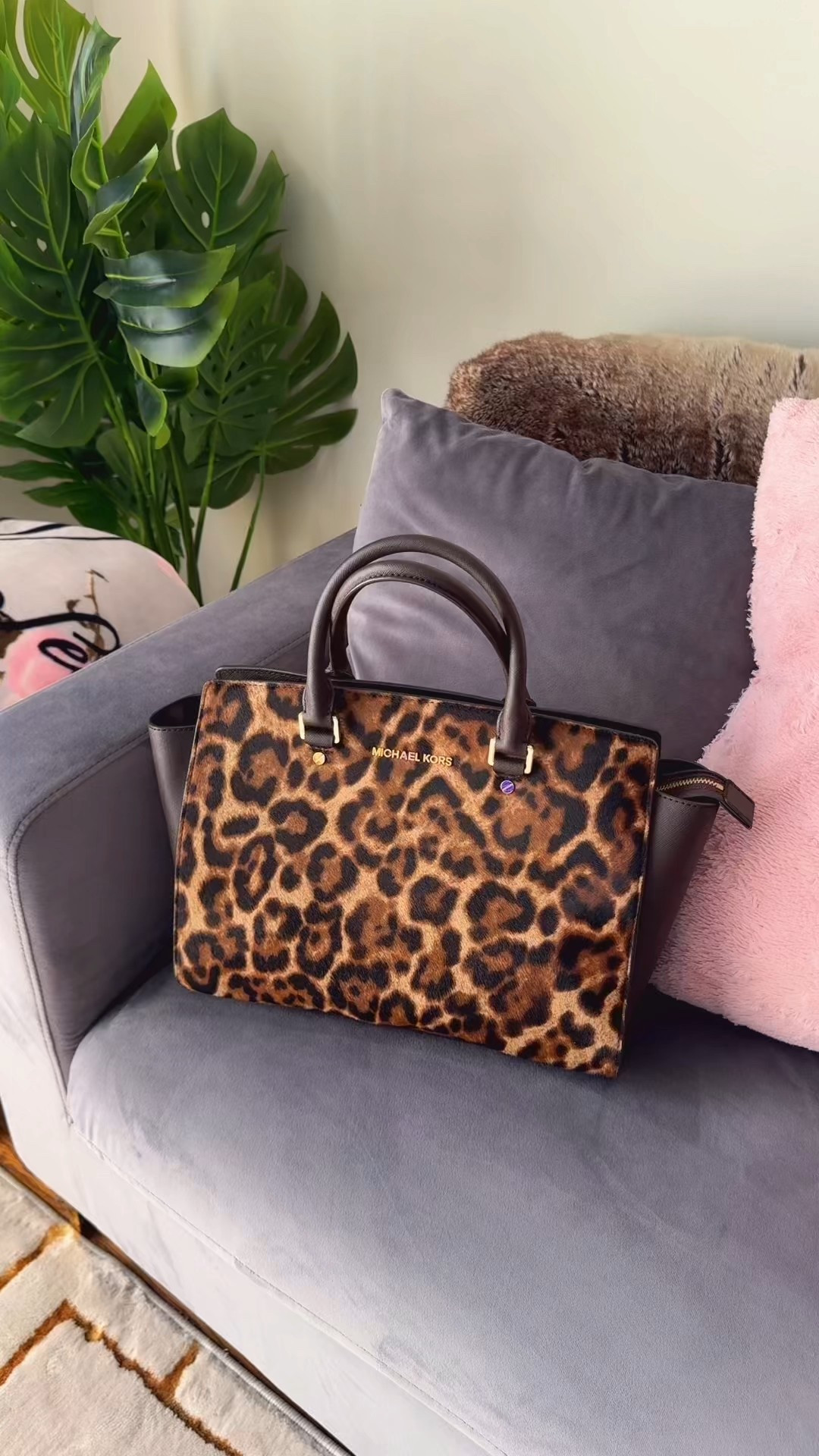Love a statement bag 👜🐆 #leopardbag #michaelkorsbag #leopardprint #totehandbag #lachiccouture 

#LTKGiftGuide #LTKItBag #LTKStyleTip
