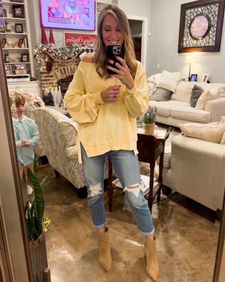 This American Eagle sweatshirt (that’s a total free people dupe!) is on major sale today! Only $35 today only!

Winter outfit, sale

#LTKFind #LTKsalealert #LTKunder50