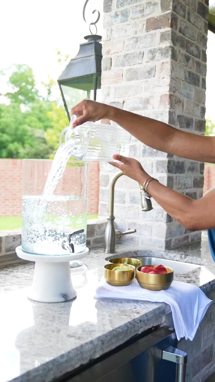 Perfect for parties, sporting events or just making sure you have cold fresh water all the time!

