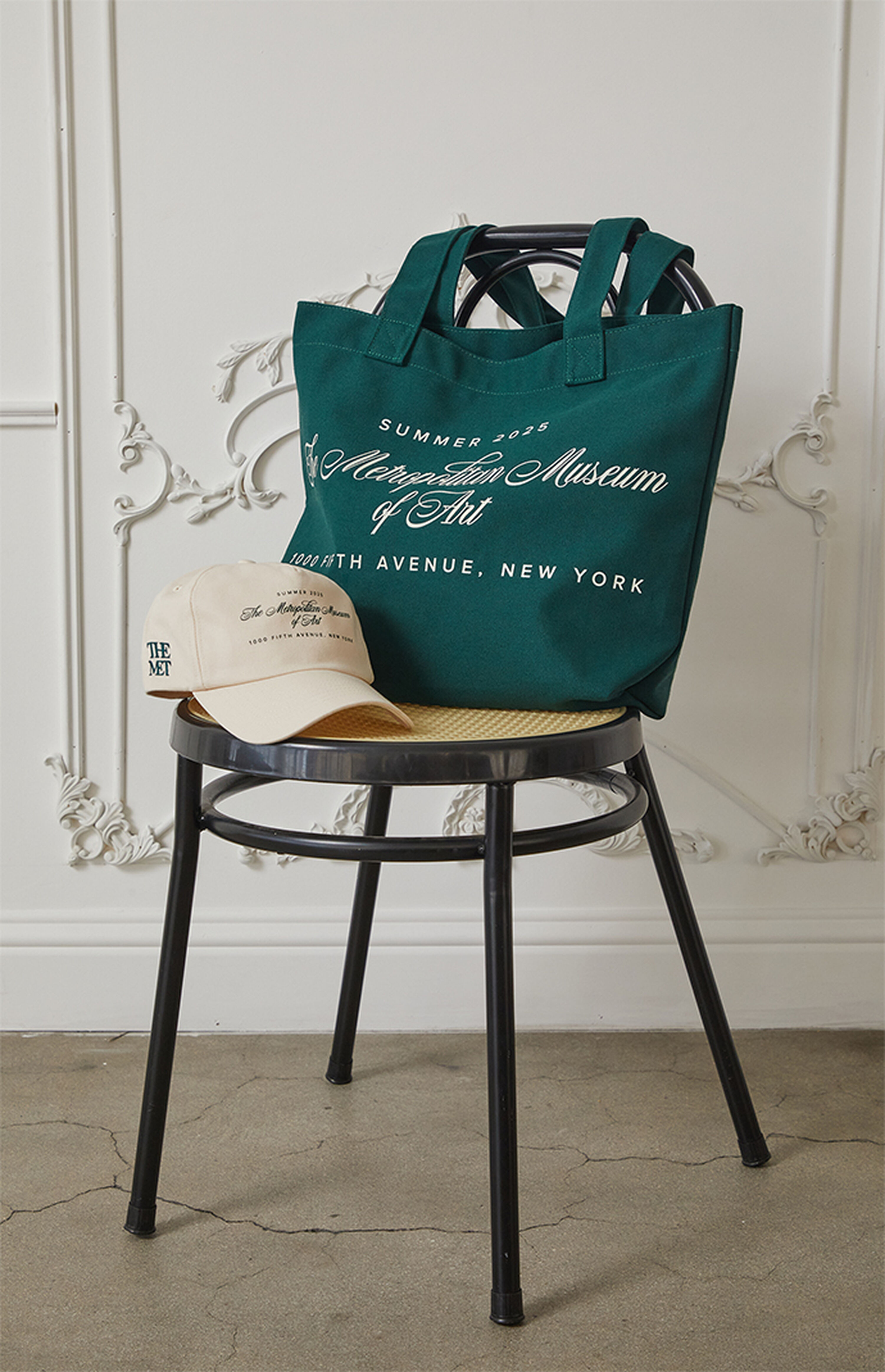 The Met x Pacsun Green Impresa Tote Bag | PacSun