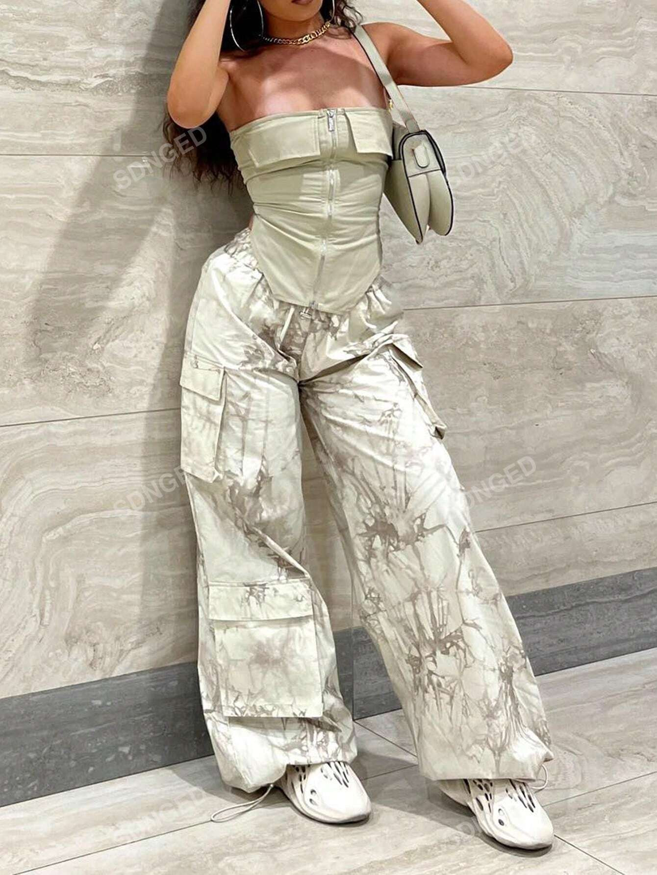 TrendsSolid Bandana Tube Top & Flap Pocket Cargo Pants | SHEIN