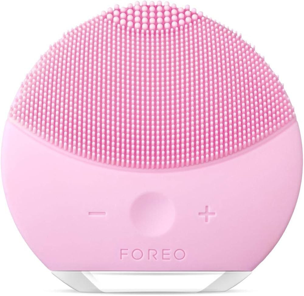 FOREO LUNA mini 2 Ultra-hygienic Facial Cleansing Brush All Skin Types Face Massager for Clean & ... | Amazon (US)