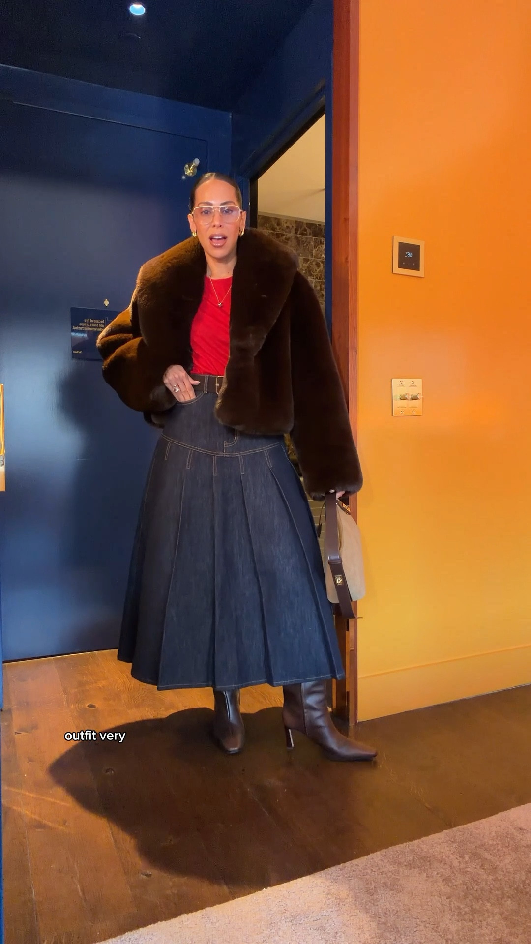 how to style a denim skirt