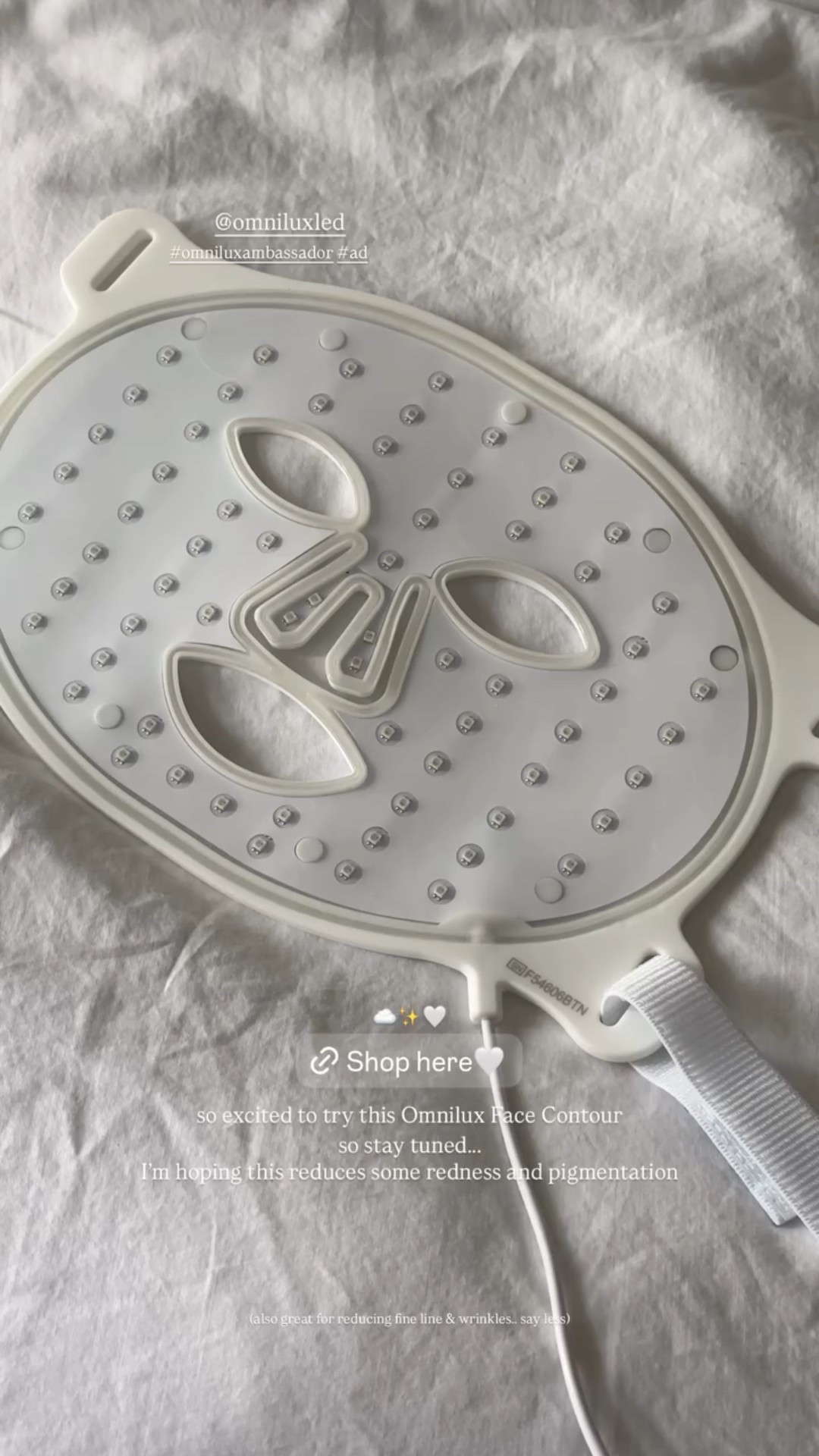 @omniluxled ☁️✨🤍 #omniluxambassador #ad  so excited to try this Omnilux Face Contour (also great for reducing fine line & wrinkles.. say less) so stay tuned…..
I’m hoping this reduces some redness and pigmentation