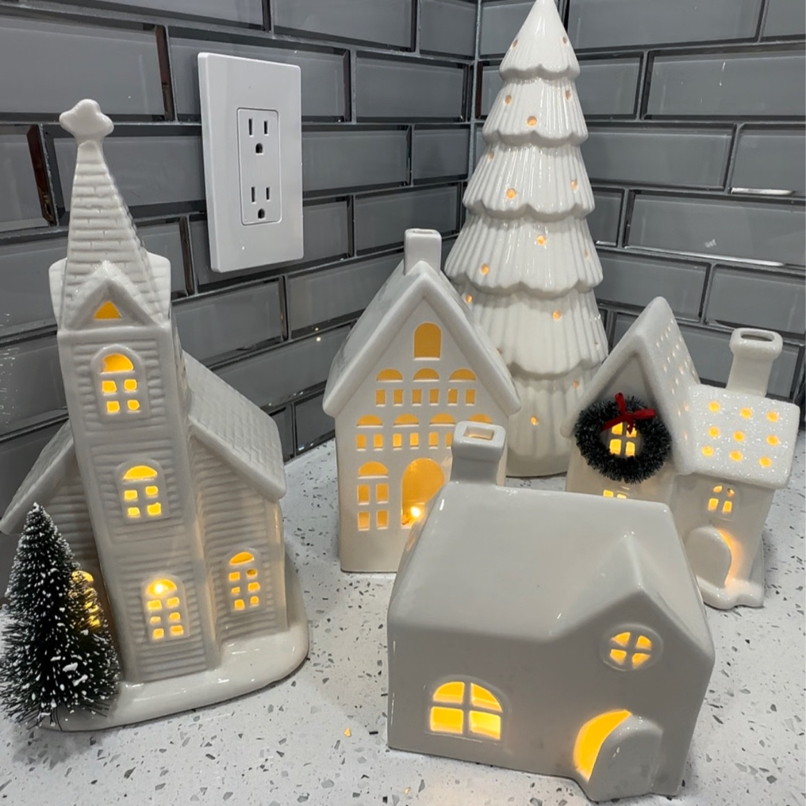 Estas casitas las compre en burlington estaré dejando link aqui de similares de walmart por si no las encuentran en burlington ❤️

#LTKHolidaySale #LTKSeasonal #LTKHoliday