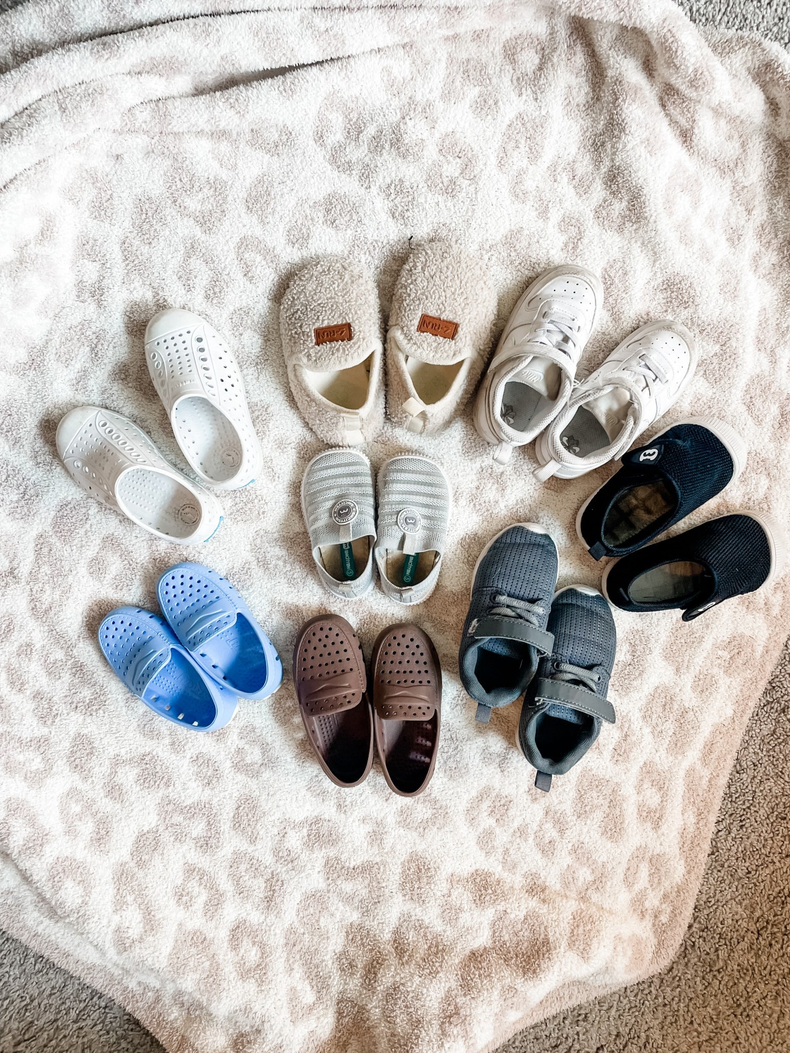 Shop some of our favorite baby/toddler boy shoes that age great for summer and school!

Click below to shop!

Natives | Floafers | loafers | water shoes | waterproof | slippers | tennis shoes | sneakers | toddler | baby | kid | boy 



#LTKBaby #LTKKids #LTKShoeCrush