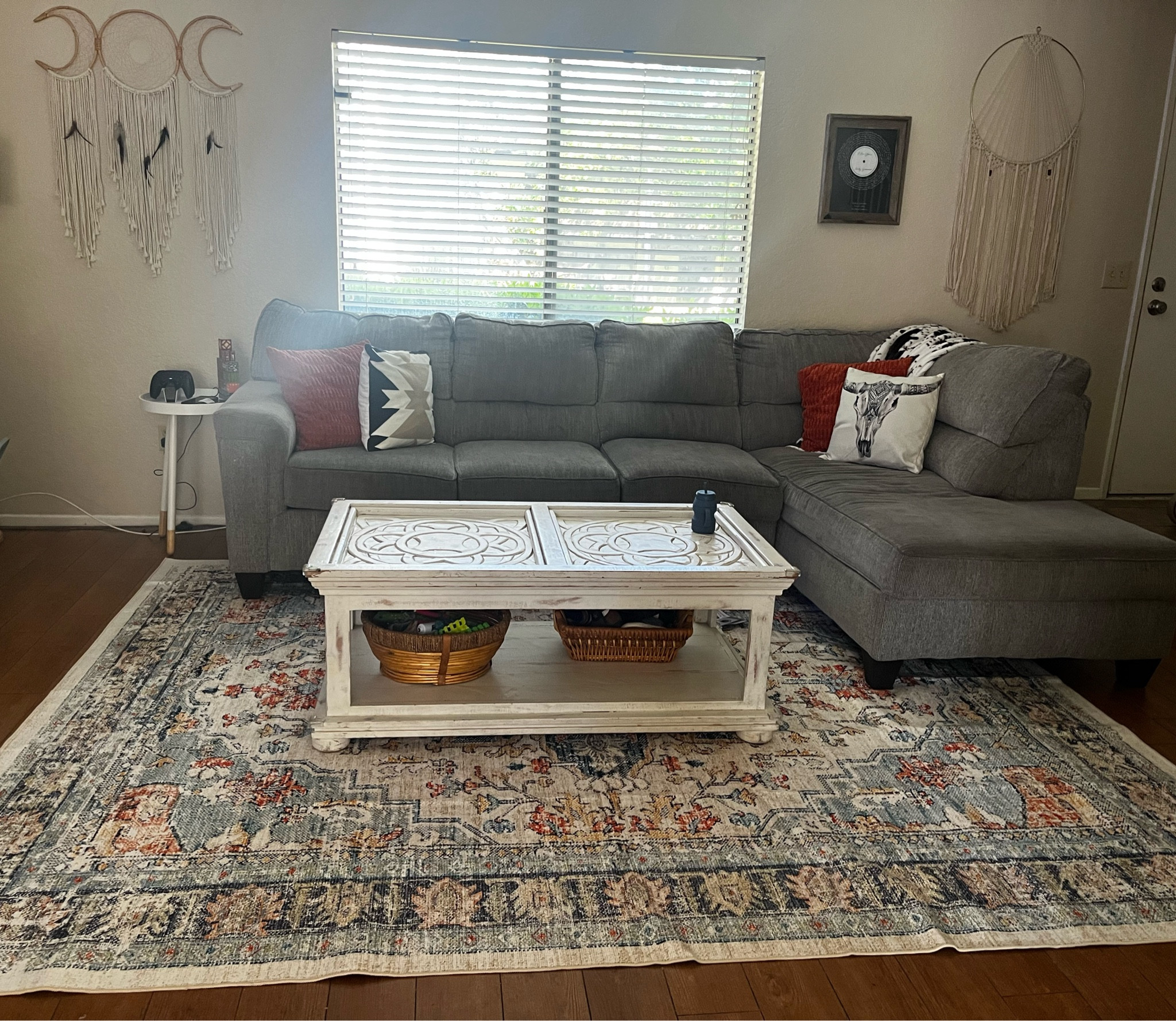Living room touch up adding in pops of color!#LTKhome #LTKstyletip

#LTKU
