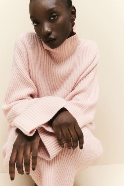 Rib-knit turtleneck jumper - Light pink - Ladies | H&M GB | H&M (UK, MY, IN, SG, PH, TW, HK)