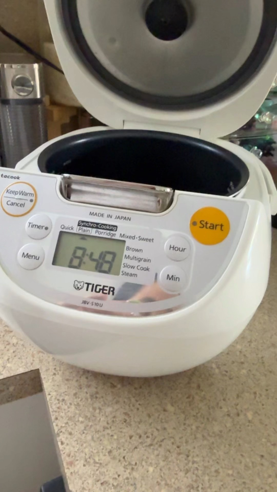 Arrocera súper útil de verdad. Yo preparo de todo: arroz, sopas, pavo, papas y mucho más, sin necesidad de usar la cocina. Práctica, rápida y perfecta para el día a día.”

#LTKdayinmylife #LTKmomlife