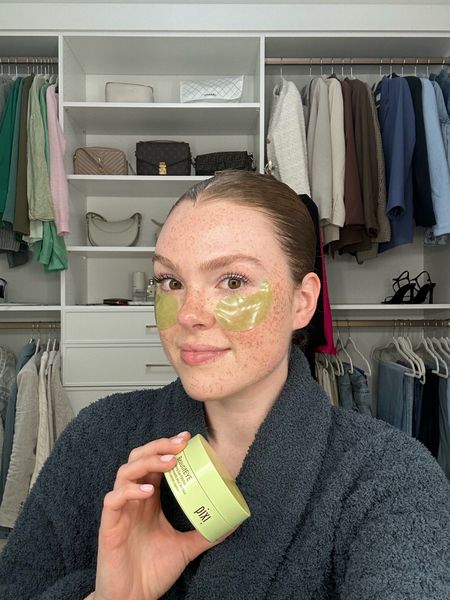 There’s truly no better feeling than a smooth face 🧖‍♀️🪒✨ #ad I love wearing these @pixibeauty eye patches in the morning or while getting ready! Picked mine up from @target #Pixi #PixiPartner #PixiBeauty #TargetPartner #Target