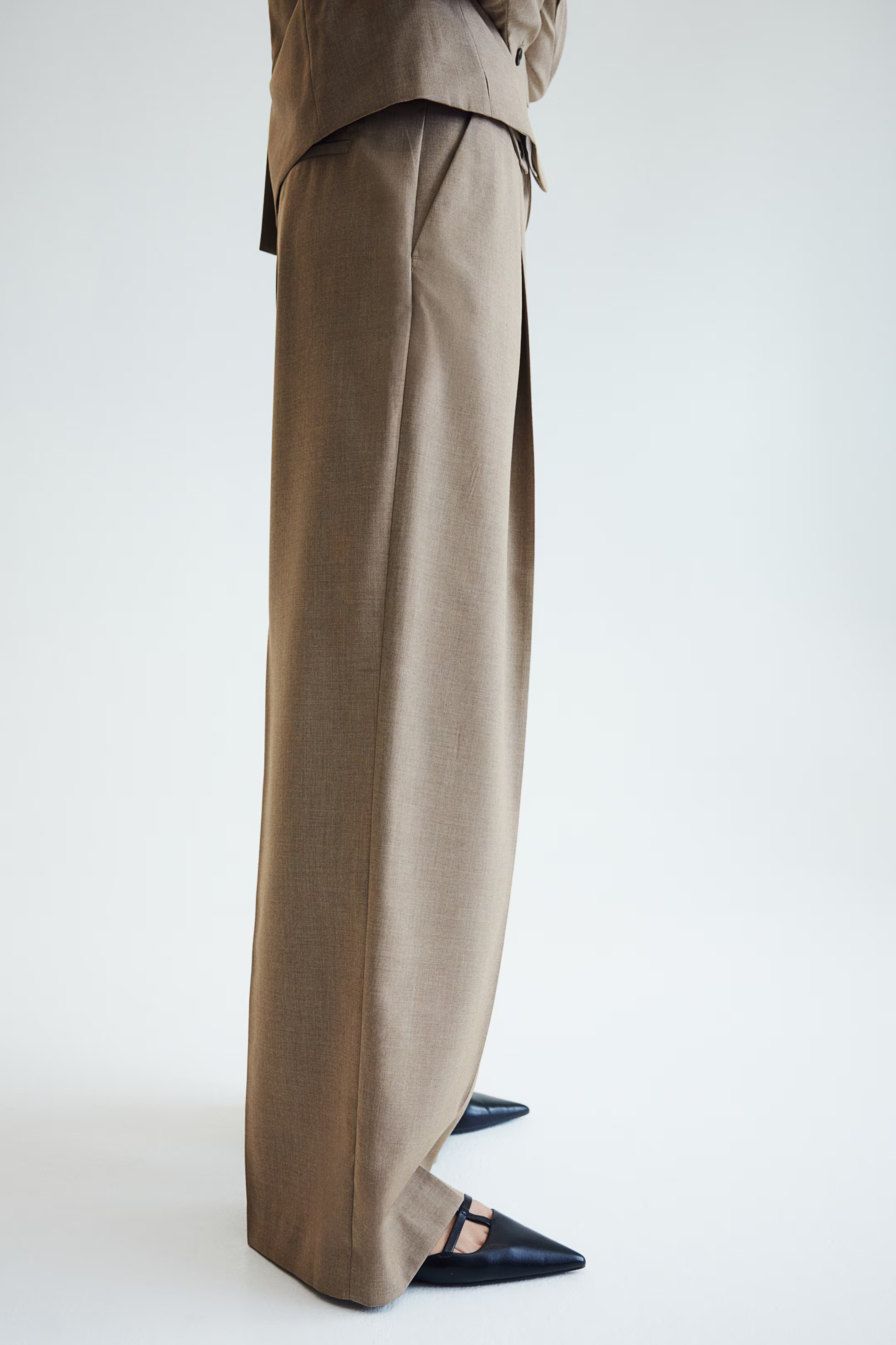 Crease-leg trousers - High waist - Long - Beige - Ladies | H&M GB | H&M (UK, MY, IN, SG, PH, TW, HK)