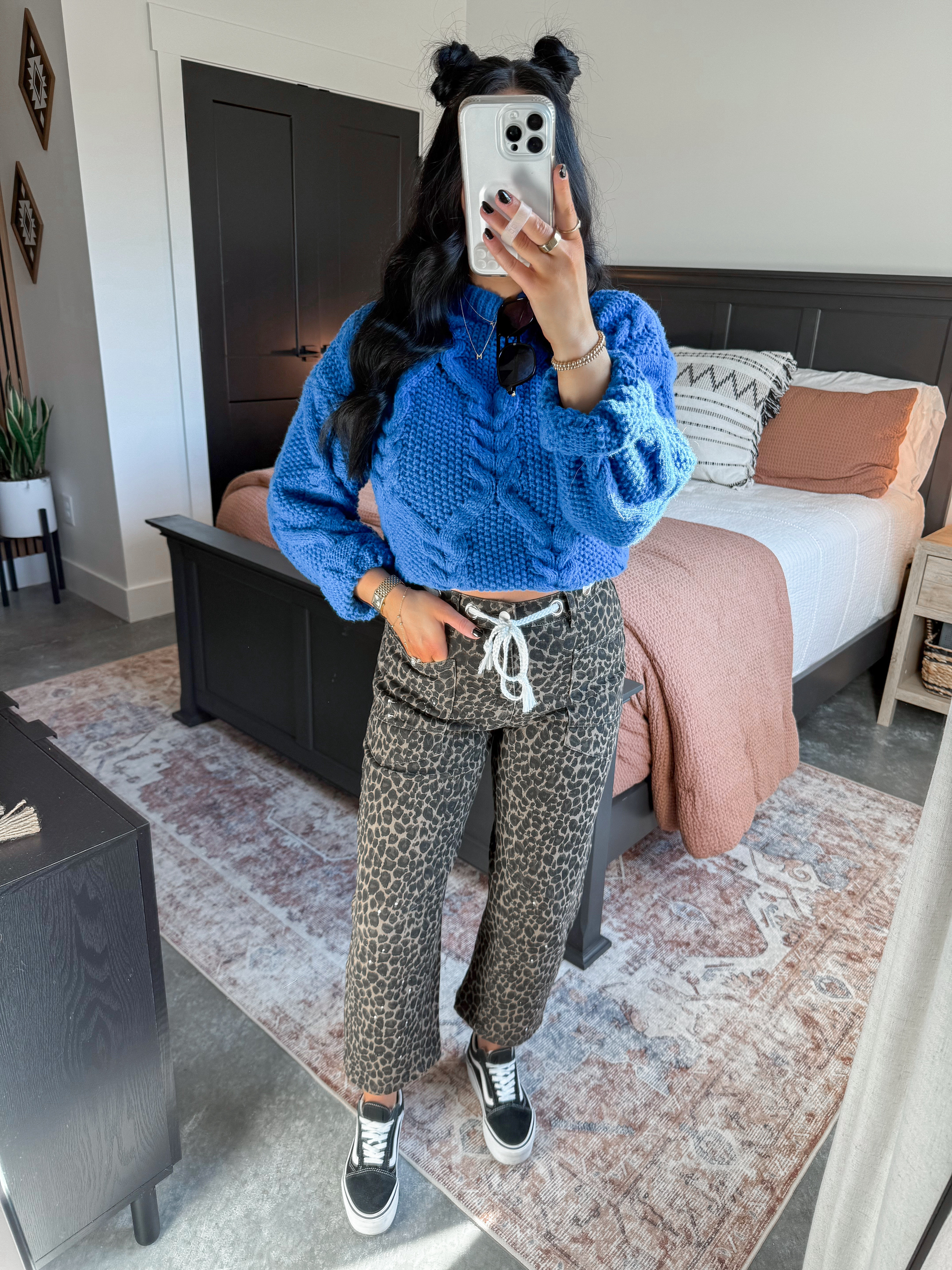 Dopamine Dressing the Bump 🤰🏻

Sweater - small
Jeans - 2 (but would've been more comfortable in a 4!)
Bralette - medium

Obsessed with this colorful outfit! I love this royal blue sweater paired with these leopard print barrel jeans! This sweater is such a thick cable knit material & these jeans are great quality (actually ordered a few more pairs!) Finished the look with some platform vans sneakers for the perfect alternative OOTD! 💙🐆

 

 

#LTKootd #LTKFindsUnder50 #LTKBump