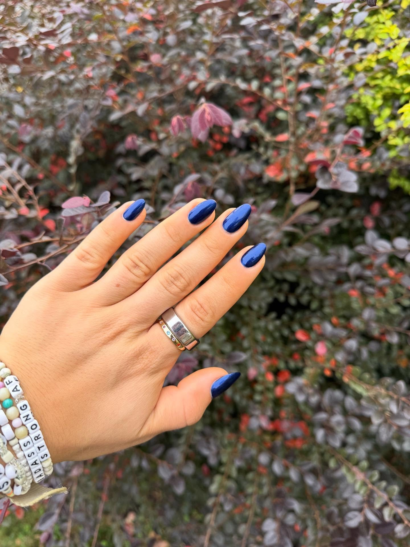 “Midnight Moonlight”

Rx

3 reps Midnight (quick dry)

Rx+

3 reps Sapphire Season (long lasting)

#oliveandjune #oliveansjuneambassador #oliveandjunecampusambassador
@oliveandjune